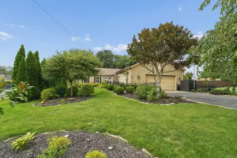 2400 Yuma Dr, London, OH 43140