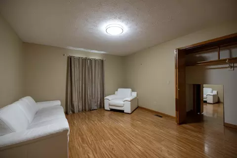 Living - 3131 Imperial Blvd, Springfield, OH 45503 photo 8 of 9