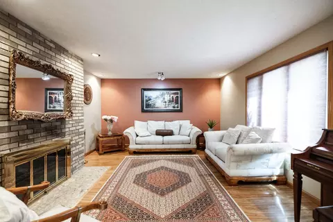 Living - 3131 Imperial Blvd, Springfield, OH 45503 photo 1 of 9