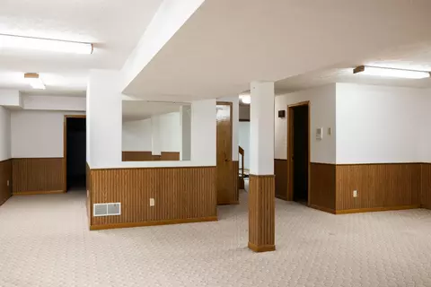 Living - 3131 Imperial Blvd, Springfield, OH 45503 photo 9 of 9