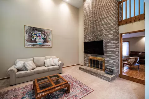 Living - 3131 Imperial Blvd, Springfield, OH 45503 photo 6 of 9