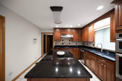 Kitchen - 3131 Imperial Blvd, Springfield, OH 45503 photo 2 of 2