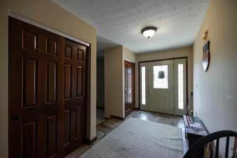 Entry Way - 6300 Plateau Dr, Springfield, OH 45502 photo 1 of 3