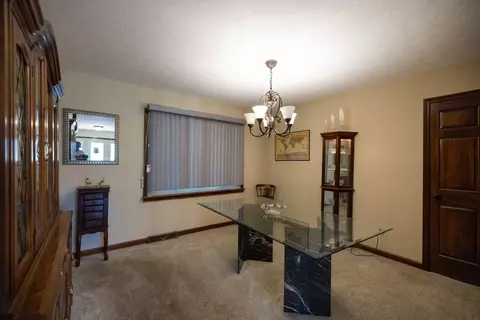 Dining - 6300 Plateau Dr, Springfield, OH 45502 photo 1 of 1