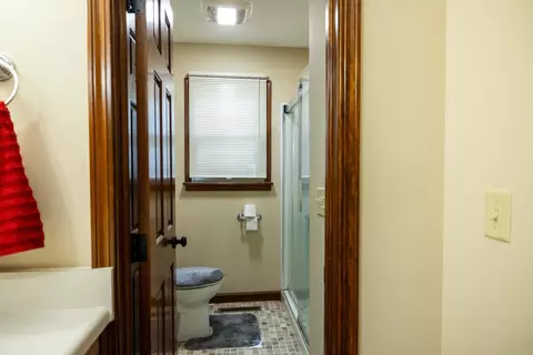 Bath - 6300 Plateau Dr, Springfield, OH 45502 photo 3 of 5