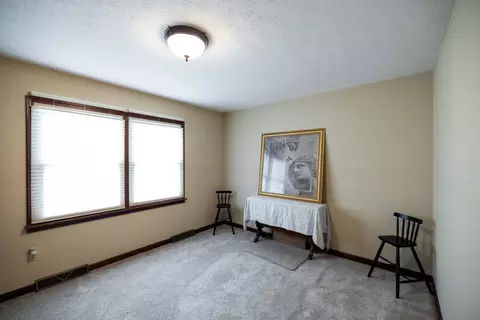 Bedroom - 6300 Plateau Dr, Springfield, OH 45502 photo 1 of 5