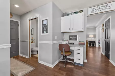 Entry Way - 1084 Kingsgate Rd, Springfield, OH 45503 photo 2 of 4