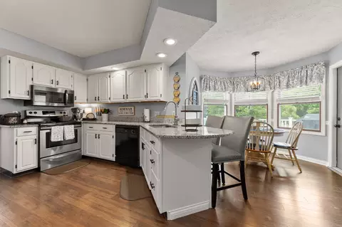 Kitchen - 1084 Kingsgate Rd, Springfield, OH 45503 photo 1 of 6