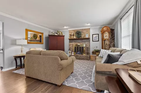 Living - 1084 Kingsgate Rd, Springfield, OH 45503 photo 1 of 3