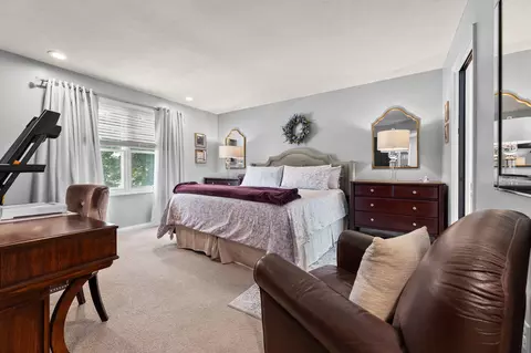 Bedroom - 1084 Kingsgate Rd, Springfield, OH 45503 photo 1 of 10