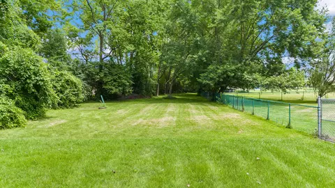 Exterior - 1084 Kingsgate Rd, Springfield, OH 45503 photo 4 of 6