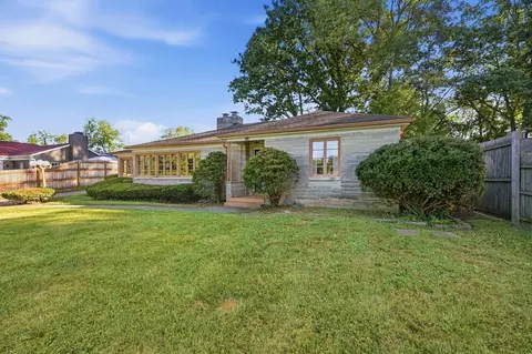 Exterior - 508 N Broadmoor Blvd, Springfield, OH 45504 photo 4 of 10
