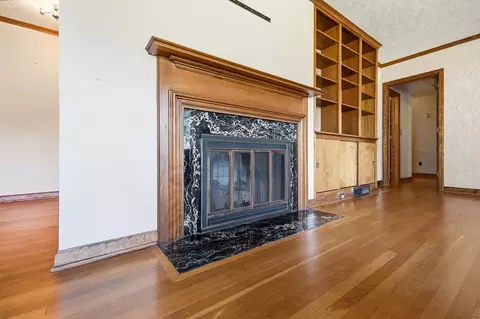 Living - 508 N Broadmoor Blvd, Springfield, OH 45504 photo 4 of 8