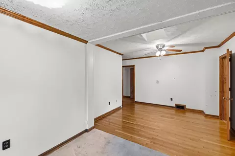 Living - 508 N Broadmoor Blvd, Springfield, OH 45504 photo 7 of 8