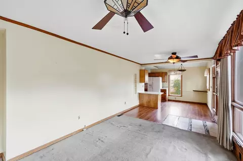 Living - 508 N Broadmoor Blvd, Springfield, OH 45504 photo 6 of 8