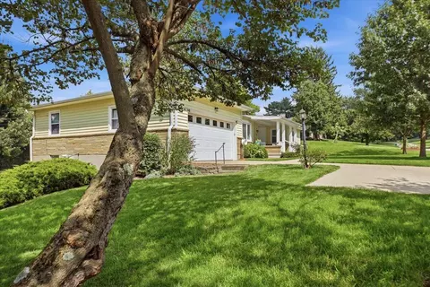 Exterior - 786 Westchester Park Dr, Springfield, OH 45504 photo 9 of 11
