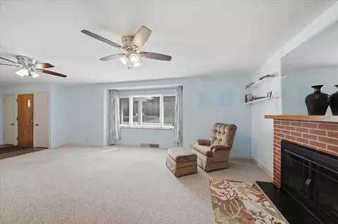 Living - 786 Westchester Park Dr, Springfield, OH 45504 photo 1 of 2