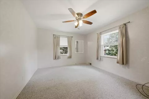 Bedroom - 786 Westchester Park Dr, Springfield, OH 45504 photo 6 of 7