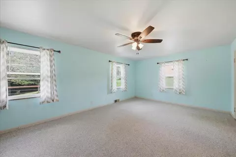 Bedroom - 786 Westchester Park Dr, Springfield, OH 45504 photo 3 of 7