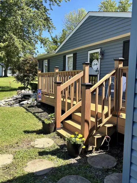 Exterior - 5493 Beard Rd, Springfield, OH 45502 photo 2 of 16