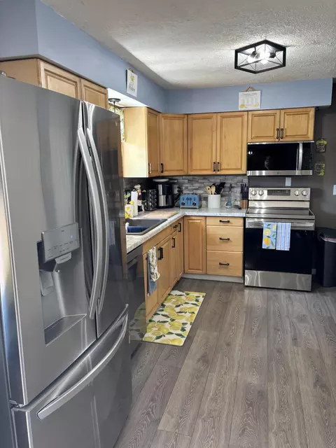 Kitchen - 5493 Beard Rd, Springfield, OH 45502 photo 3 of 4