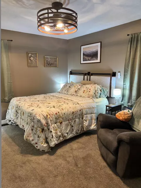 Bedroom - 5493 Beard Rd, Springfield, OH 45502 photo 3 of 4