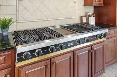 Kitchen - 2638 Ballydoyle Dr, Springfield, OH 45503 photo 7 of 15