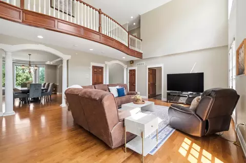 Living - 2638 Ballydoyle Dr, Springfield, OH 45503 photo 4 of 11