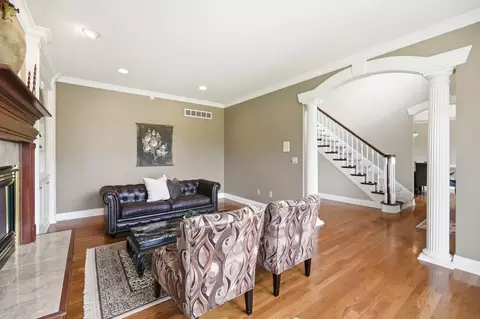 Living - 2638 Ballydoyle Dr, Springfield, OH 45503 photo 8 of 11