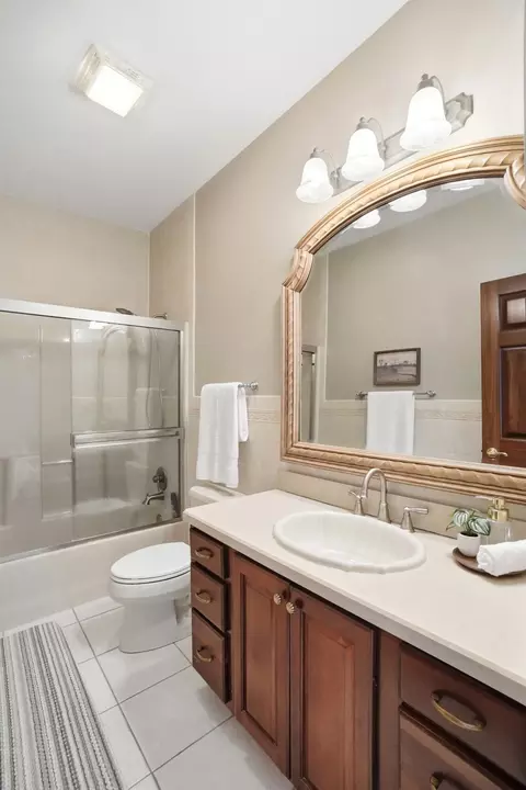 Bath - 2638 Ballydoyle Dr, Springfield, OH 45503 photo 20 of 22