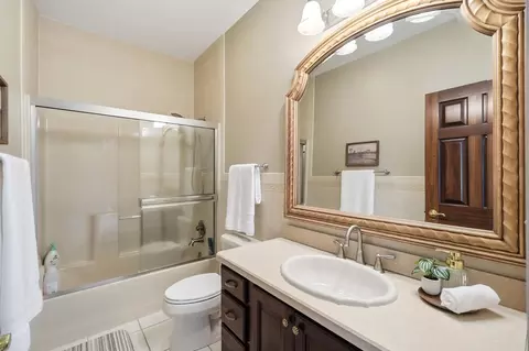Bath - 2638 Ballydoyle Dr, Springfield, OH 45503 photo 19 of 22
