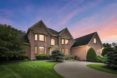 Exterior - 2638 Ballydoyle Dr, Springfield, OH 45503 photo 1 of 31