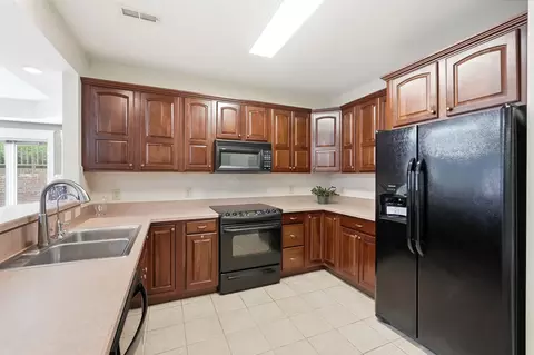 Kitchen - 2638 Ballydoyle Dr, Springfield, OH 45503 photo 14 of 15