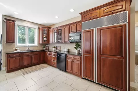 Kitchen - 2638 Ballydoyle Dr, Springfield, OH 45503 photo 5 of 15