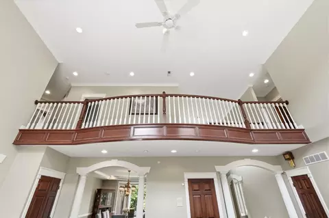 Entry Way - 2638 Ballydoyle Dr, Springfield, OH 45503 photo 4 of 10