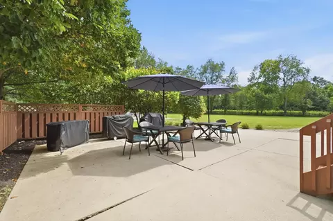 Exterior - 2638 Ballydoyle Dr, Springfield, OH 45503 photo 17 of 31