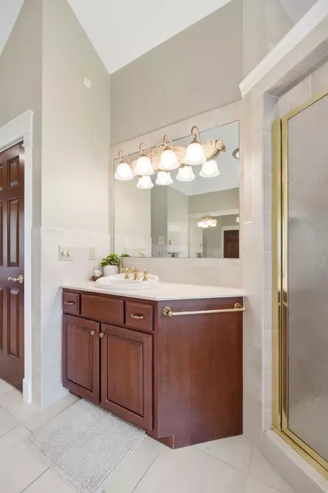 Bath - 2638 Ballydoyle Dr, Springfield, OH 45503 photo 6 of 22
