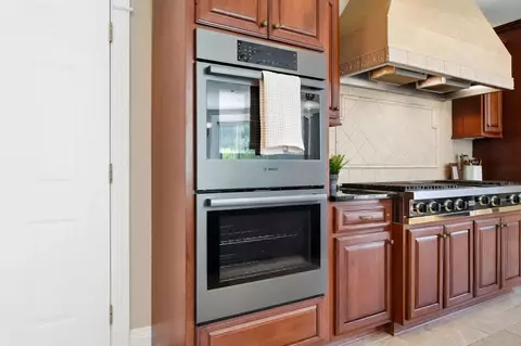 Kitchen - 2638 Ballydoyle Dr, Springfield, OH 45503 photo 8 of 15