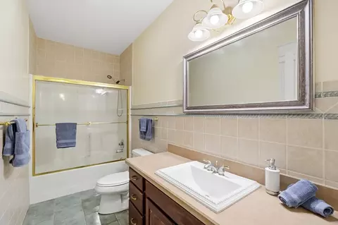 Bath - 2638 Ballydoyle Dr, Springfield, OH 45503 photo 21 of 22