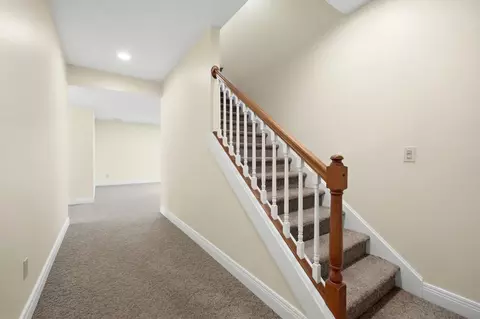 Entry Way - 2638 Ballydoyle Dr, Springfield, OH 45503 photo 9 of 10