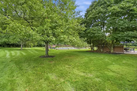 Exterior - 2638 Ballydoyle Dr, Springfield, OH 45503 photo 27 of 31