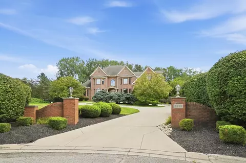 Exterior - 2638 Ballydoyle Dr, Springfield, OH 45503 photo 6 of 31