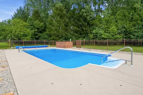 Exterior - 2638 Ballydoyle Dr, Springfield, OH 45503 photo 23 of 31