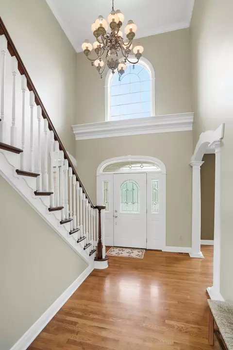 Entry Way - 2638 Ballydoyle Dr, Springfield, OH 45503 photo 2 of 10