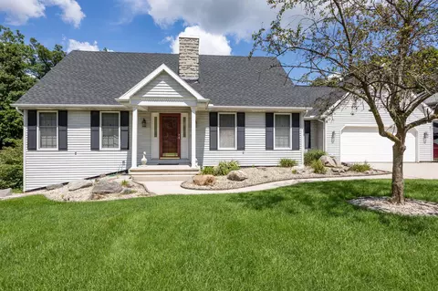 1309 Firethorn Dr, Bellefontaine, OH 43311