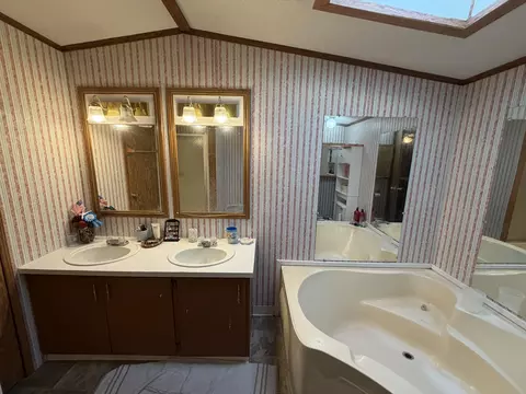 Bath - 1221 Hazel Nut Ln, Sidney, OH 45365 photo 6 of 7