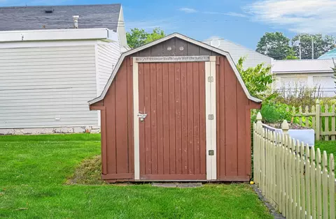 Exterior - 322 N Ash St, Celina, OH 45822 photo 11 of 13