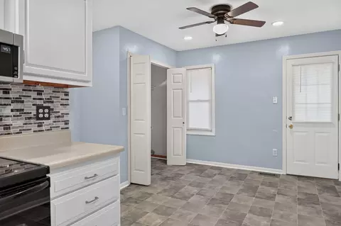 Entry Way - 322 N Ash St, Celina, OH 45822 photo 2 of 3