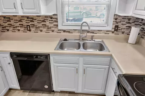 Kitchen - 322 N Ash St, Celina, OH 45822 photo 3 of 3