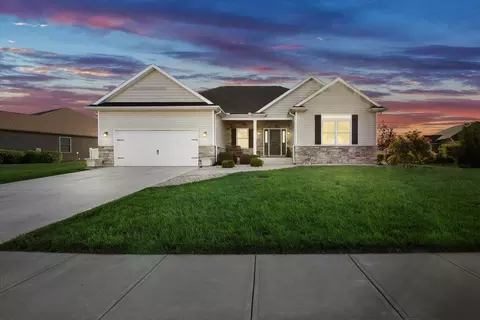 1005 Haverhill Dr, Troy, OH 45373